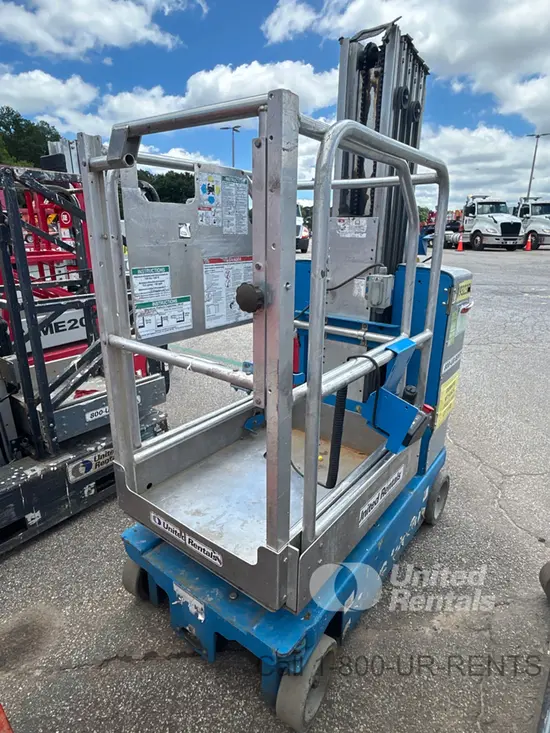 2017 Genie GR-20 Self-Propelled One-Person Lift