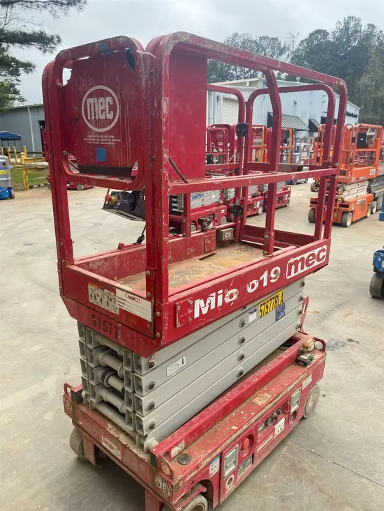 2018 MEC MICRO 19 Scissor Lift