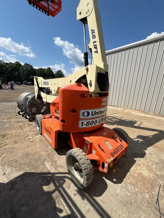 2016 JLG E400AJPN Articulating Boom Lift