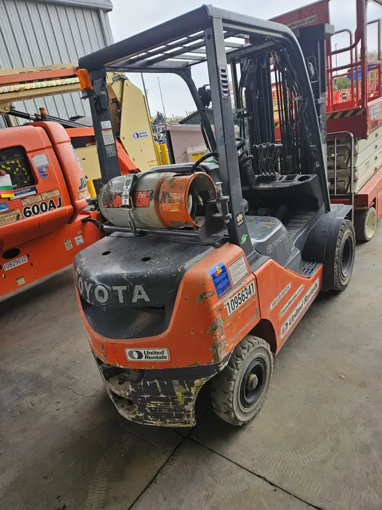 2019 Toyota 8FGU25 Warehouse Forklift