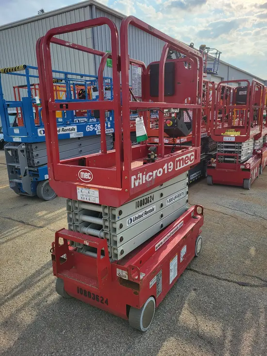 2018 MEC MICRO 19 Scissor Lift