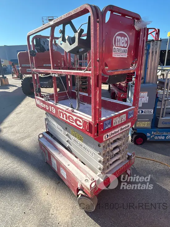 2018 MEC MICRO 19 Scissor Lift