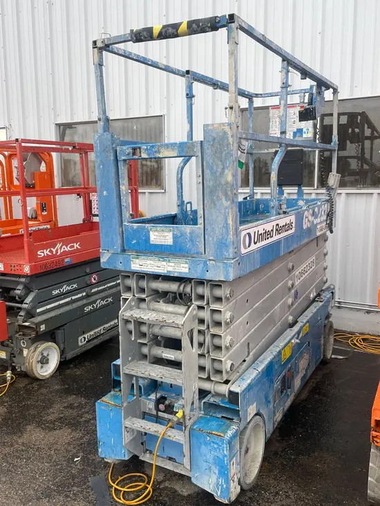 2017 Genie GS-3232 Scissor Lift
