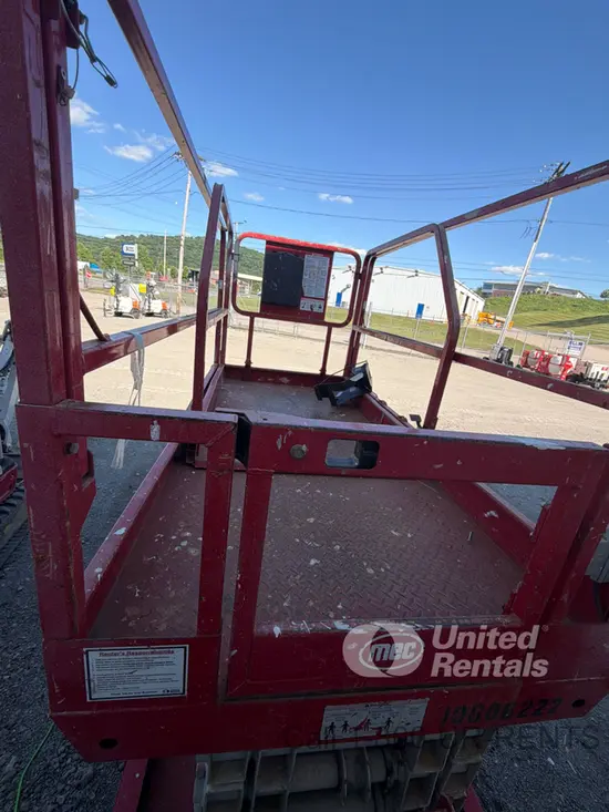 2017 MEC 4046SE Scissor Lift