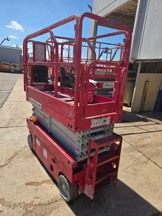 2017 MEC 1930SE Scissor Lift