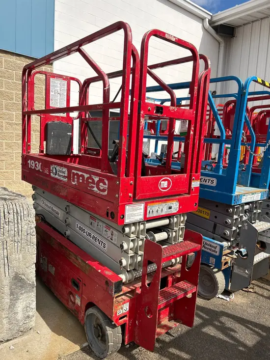 2018 MEC 1930SE Scissor Lift