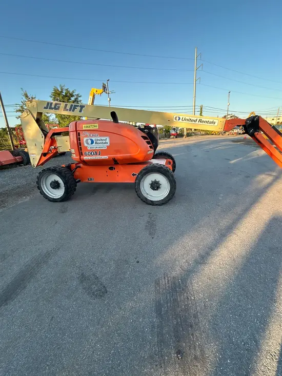 2017 JLG 600AJ Articulating Boom Lift