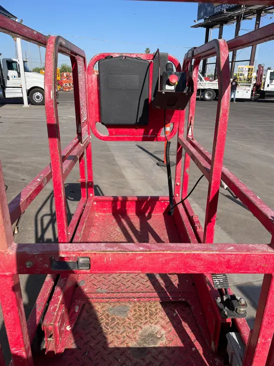 2018 MEC 1330SE Scissor Lift