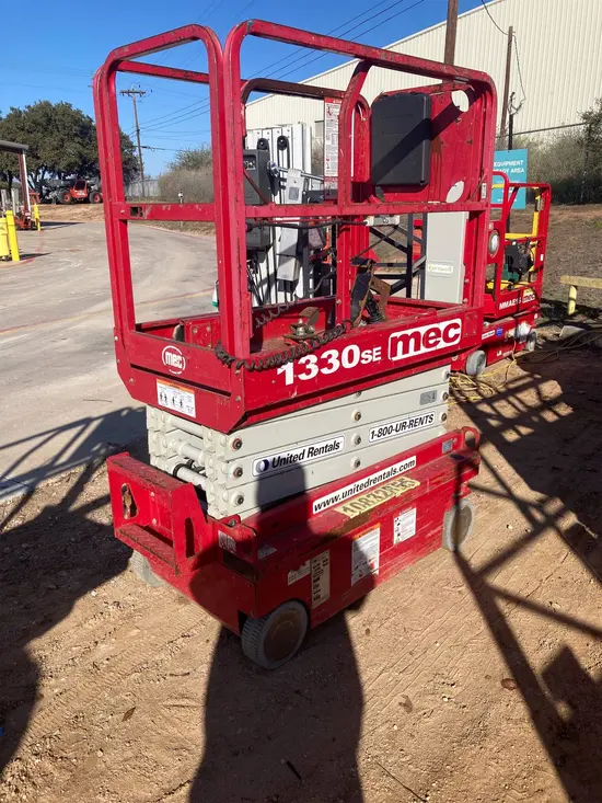 2018 MEC 1330SE Scissor Lift