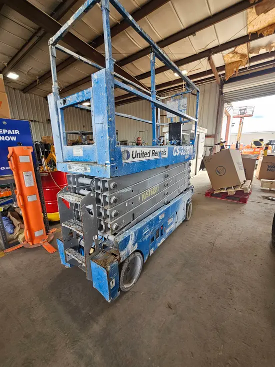 2017 Genie GS-3232 Scissor Lift