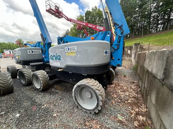 2017 Genie Z-60/37 DC Articulating Boom Lift