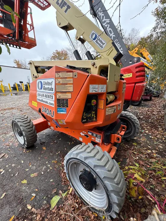 2018 JLG 340AJ Articulating Boom Lift