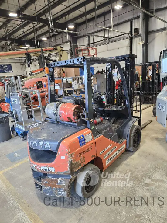 2019 Toyota 8FGU30 Warehouse Forklift