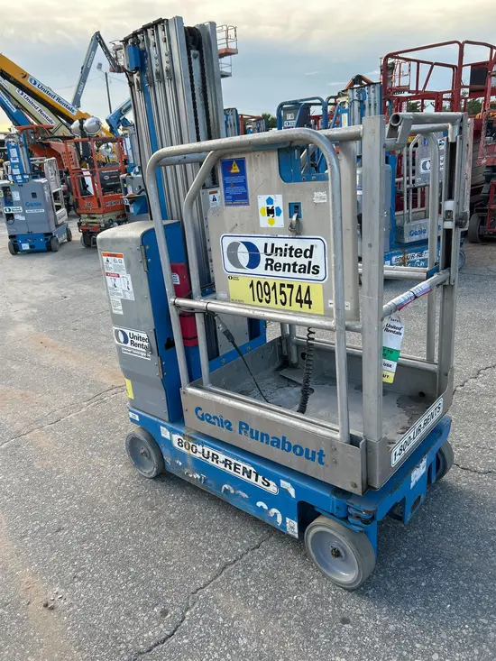 2019 Genie GR-20 Self-Propelled One-Person Lift
