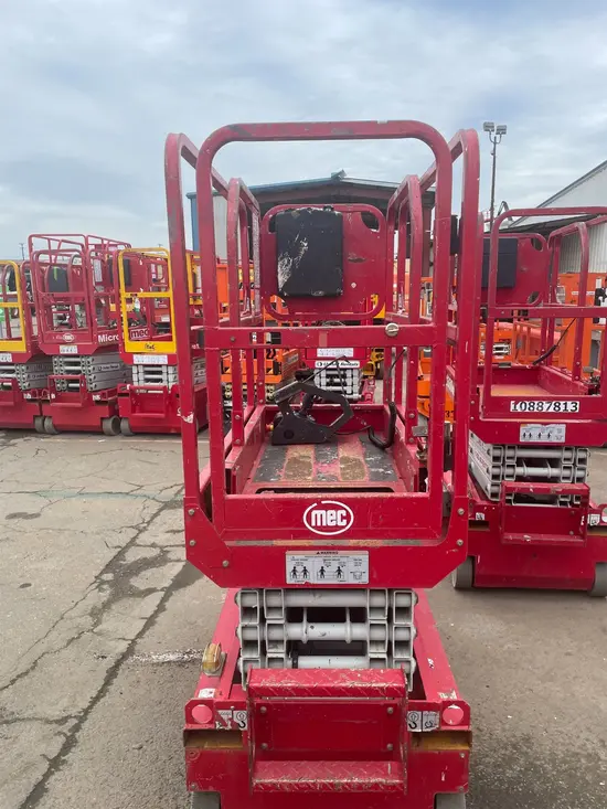 2017 MEC 1330SE Scissor Lift