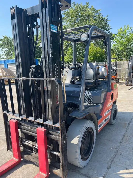 2018 Toyota 8FGU30 Warehouse Forklift