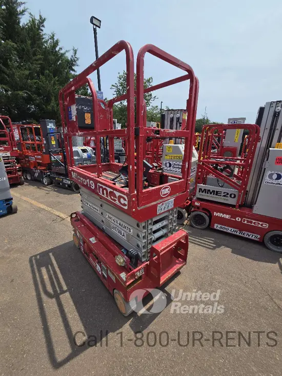 2018 MEC MICRO 19 Scissor Lift