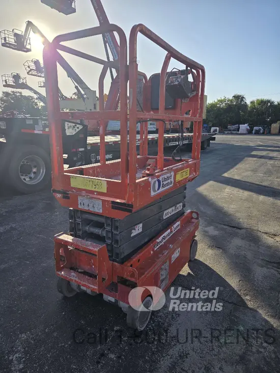 2017 MEC 1330SE Scissor Lift