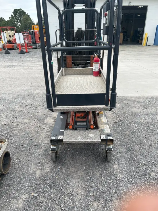 2023 JLG 1030P Pusharound Lift