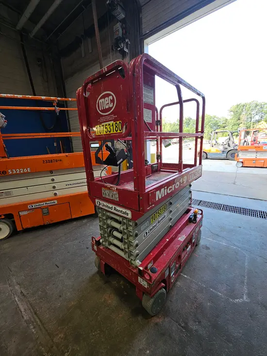 2018 MEC MICRO 19 Scissor Lift