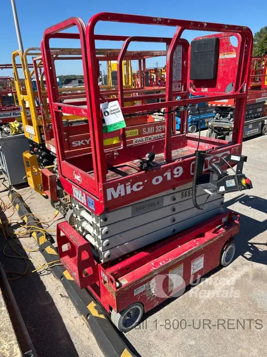 2018 MEC MICRO 19 Scissor Lift