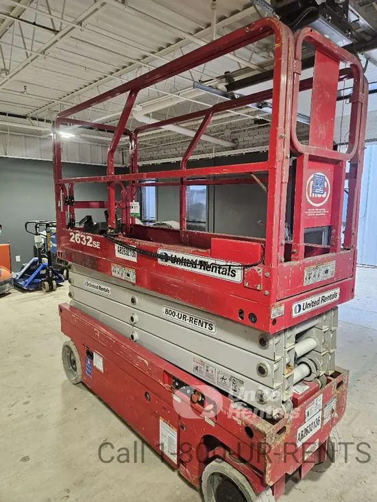 2017 MEC 2632SE Scissor Lift
