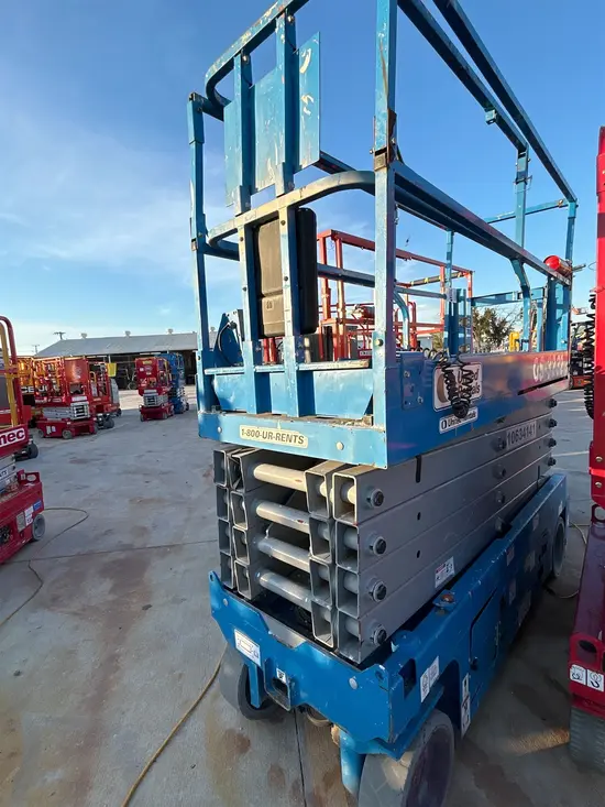 2017 Genie GS-3232 Scissor Lift