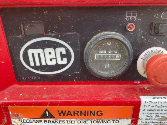2018 MEC MICRO 19 Scissor Lift