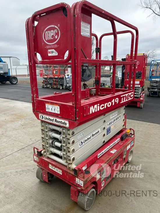2018 MEC MICRO 19 Scissor Lift
