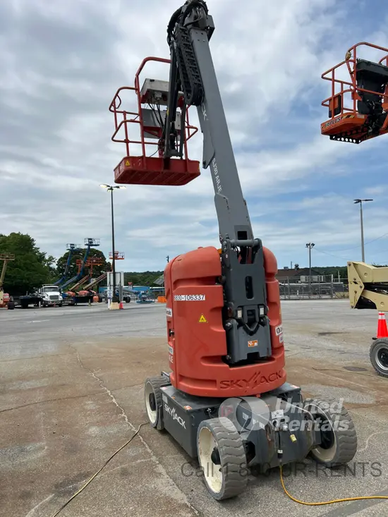 2018 Skyjack SJ30ARJE Articulating Boom Lift