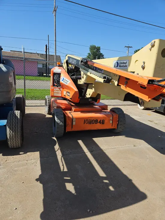 2013 JLG E450AJ Articulating Boom Lift