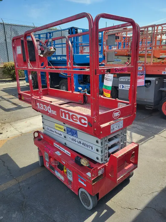 2018 MEC 1330SE Scissor Lift