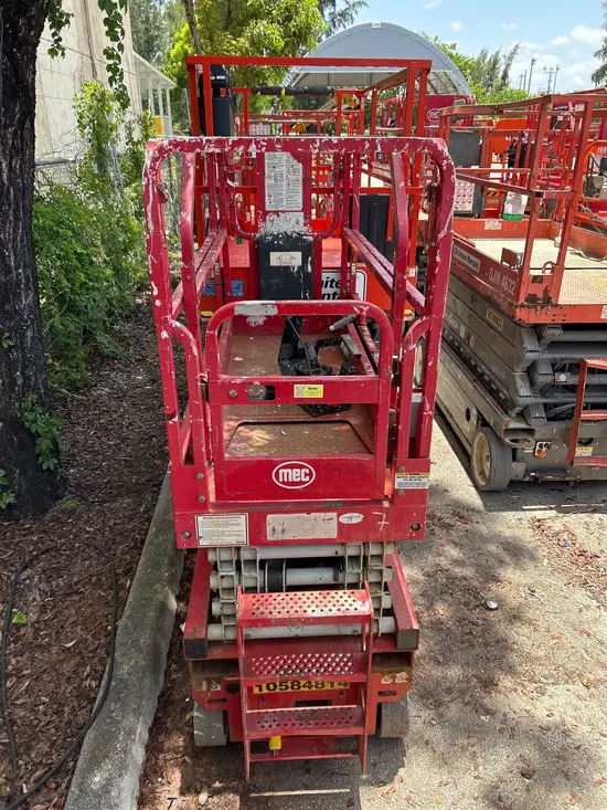 2017 MEC 1930SE Scissor Lift