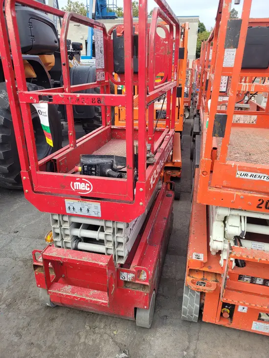 2018 MEC 1330SE Scissor Lift