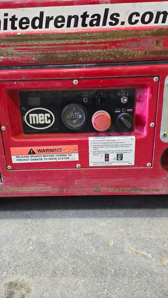 2018 MEC MICRO 19 Scissor Lift
