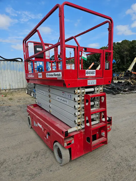 2018 MEC 4046SE Scissor Lift