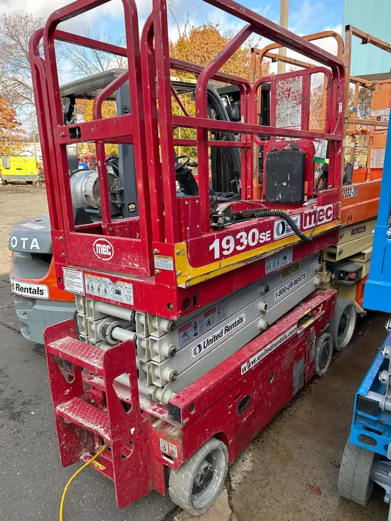 2018 MEC 1930SE Scissor Lift