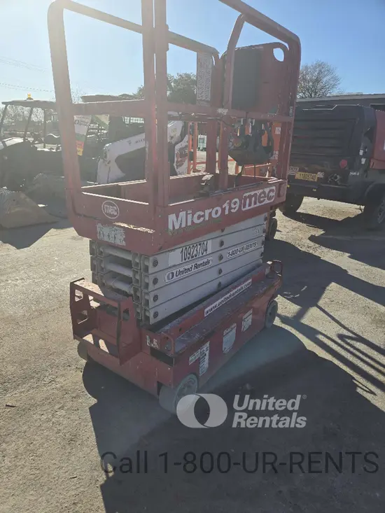 2019 MEC MICRO 19 Scissor Lift