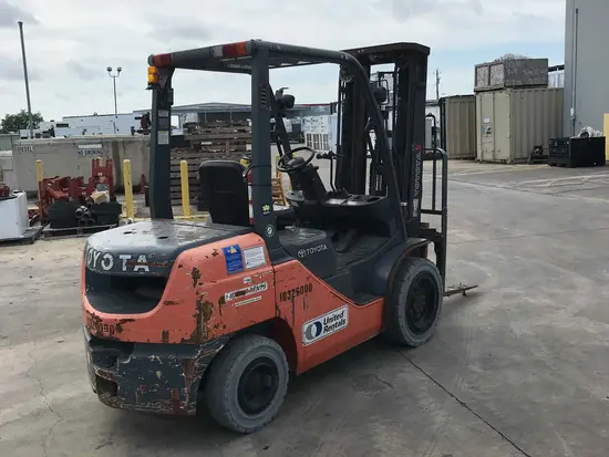 2014 Toyota 8FDU30 Forklift