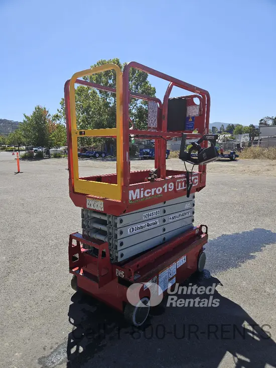2019 MEC MICRO 19 Scissor Lift