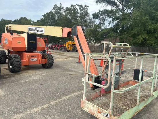 2013 JLG 800AJ Articulating Boom Lift