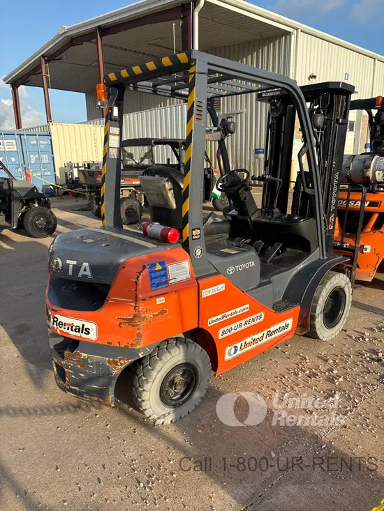 2019 Toyota 8FDU25 Warehouse Forklift