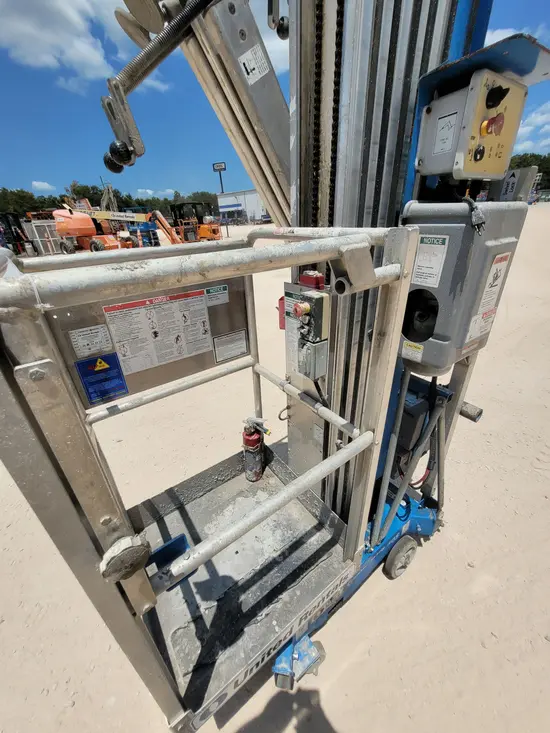 2018 Genie AWP-40SDC Pusharound Lift