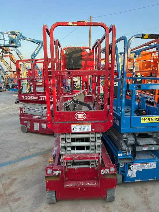 2019 MEC MICRO 19 Scissor Lift