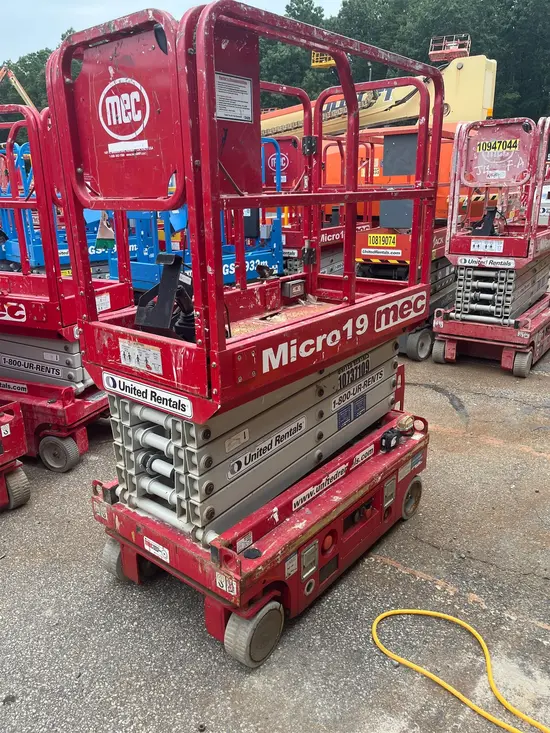 2018 MEC MICRO 19 Scissor Lift