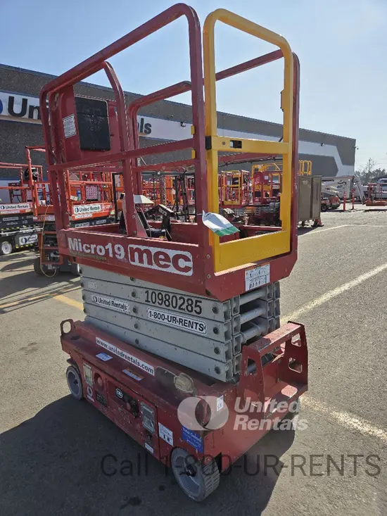 2019 MEC MICRO 19 Scissor Lift
