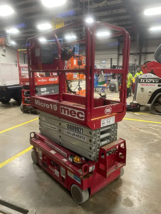 2018 MEC MICRO 19 Scissor Lift
