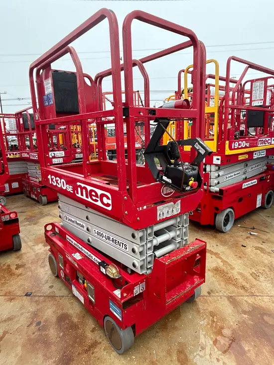 2018 MEC 1330SE Scissor Lift