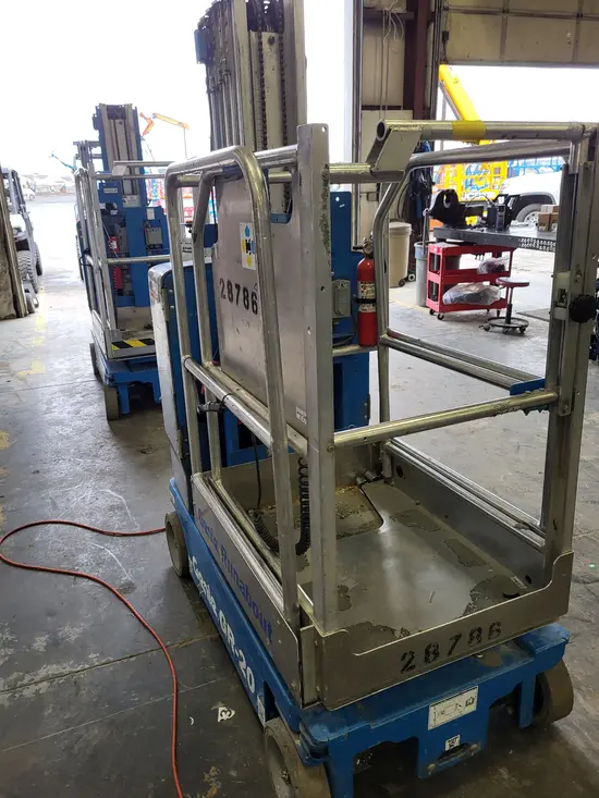 2017 Genie GR-20 Self-Propelled One-Person Lift