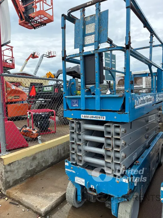 2017 Genie GS-3232 Scissor Lift
